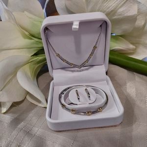 925 Silver Diamond Necklace, Bracelet and Earing